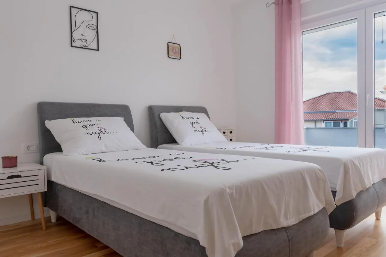 Luxury Apartment With Terrace Castel Kastela