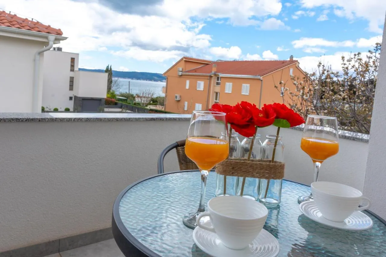 Luxury Apartment With Terrace Castel Kastela