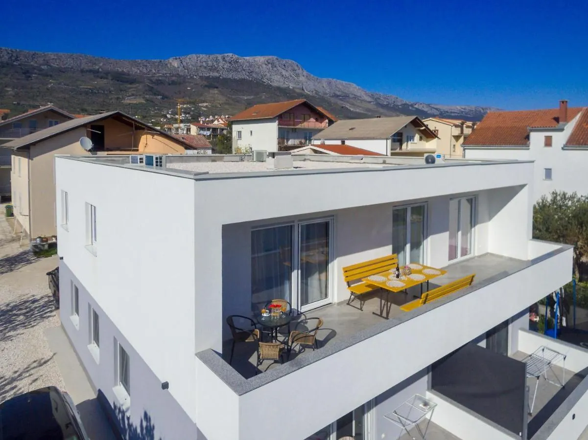 Luxury Apartment With Terrace Castel Kastela
