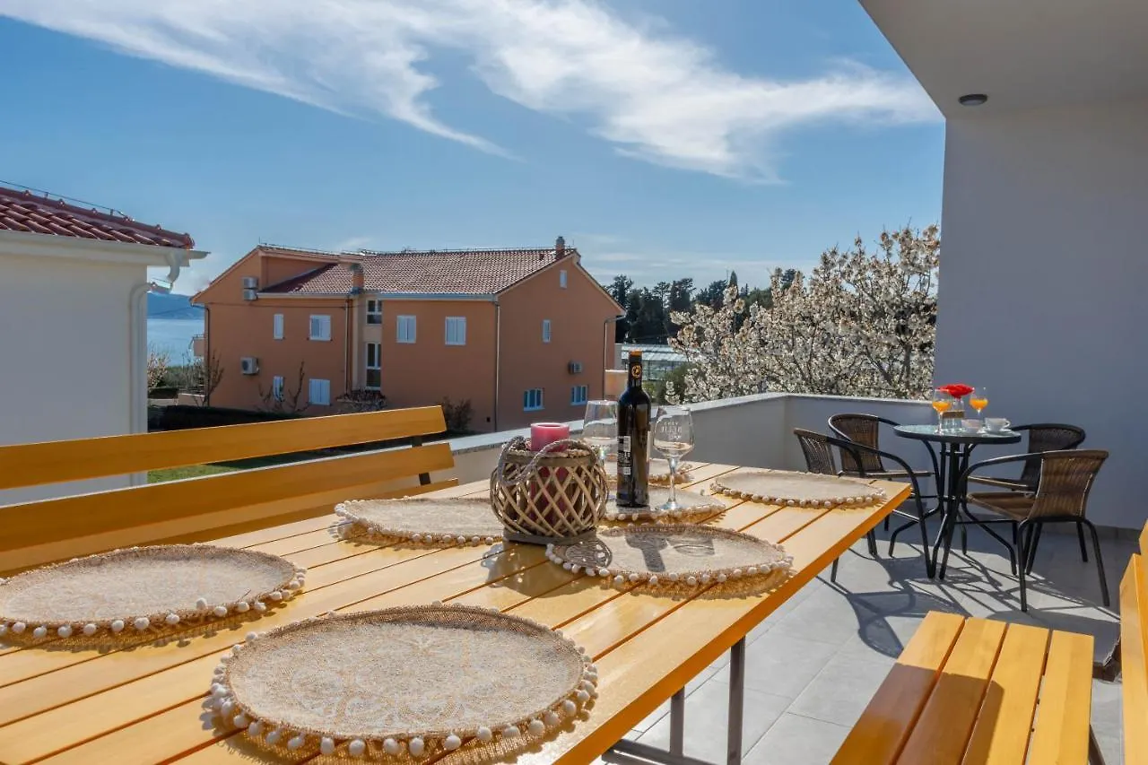 Luxury Apartment With Terrace Castel Kastela